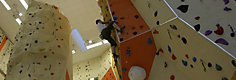Arrampicare nella pi&uacute; grande palestra indoor d'Italia 