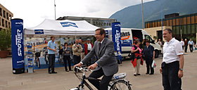 B&uuml;rgermeister von Meran ist mit E-Bike unterwegs