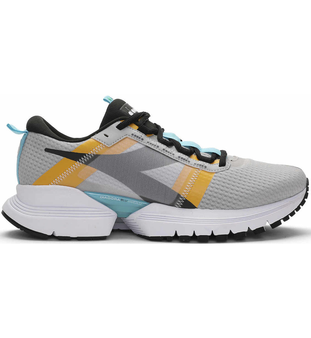 diadora mythos blushield elite 2