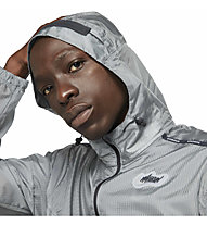 nike wild run windrunner