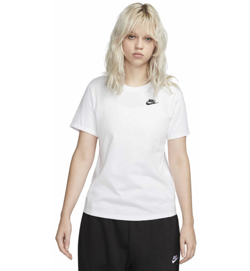 Nike Sportswear Club Essentials: T-shirt Donna per il Fitness