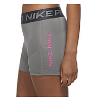 Nike W NP DF MR 3IN GRX Short - Trainingshosen - Damen, Grey
